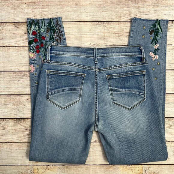 Driftwood Jackie Embroidered Jeans Size 26 Floral Distressed Light Wash Skinny - Picture 2 of 15